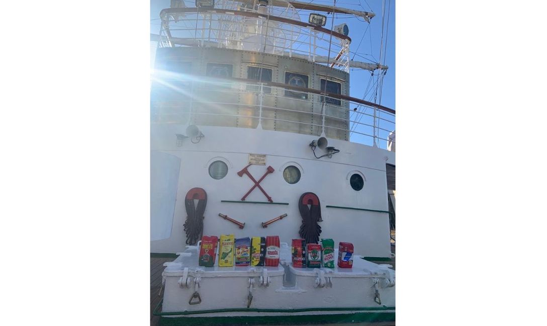 Imagen de La Yerba Mate Argentina, presente en el viaje 2023 de la Fragata Libertad Imagen de La Yerba Mate Argentina, presente en el viaje 2023 de la Fragata Libertad