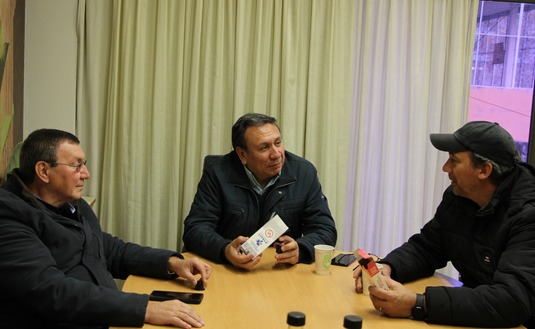 Imagen de Cápsulas y licor,  la innovación de un productor de yerba mate en reunión con el INYM