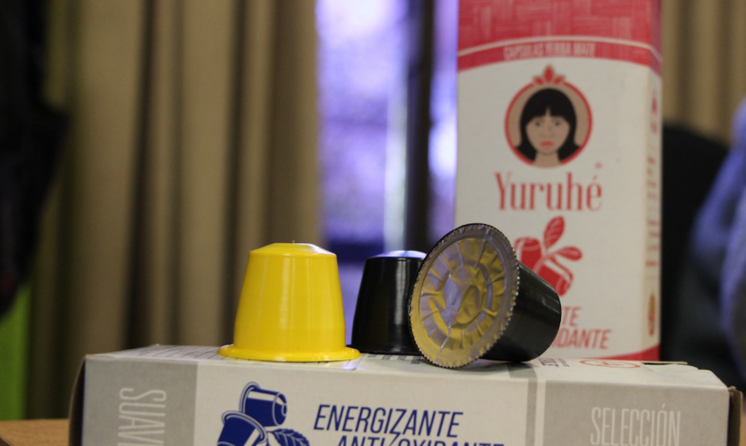 Imagen de Cápsulas y licor, la innovación de un productor de yerba mate en reunión con el INYM Imagen de Cápsulas y licor, la innovación de un productor de yerba mate en reunión con el INYM