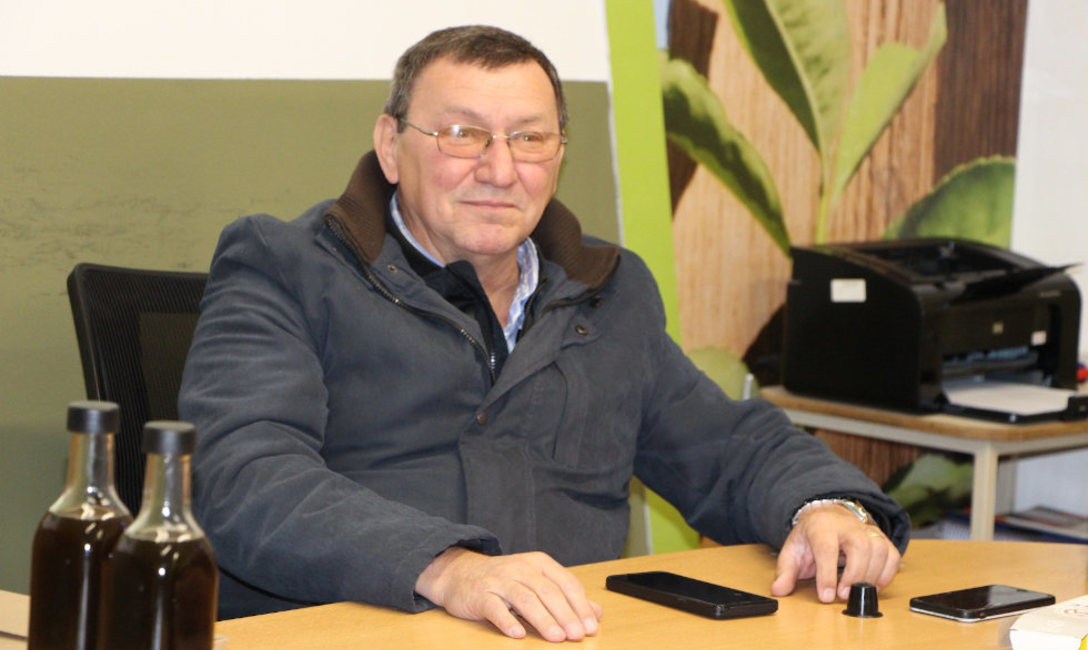 Imagen de Cápsulas y licor, la innovación de un productor de yerba mate en reunión con el INYM Imagen de Cápsulas y licor, la innovación de un productor de yerba mate en reunión con el INYM