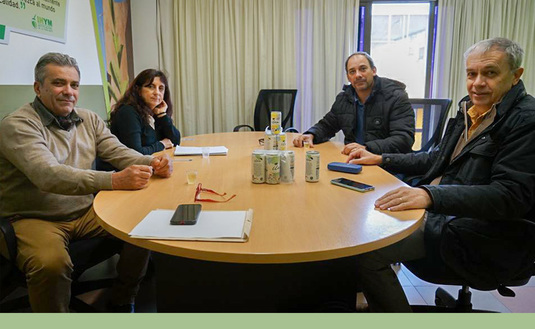 Imagen de Presentaron al INYM una bebida a base de yerba mate destinada a la exportación