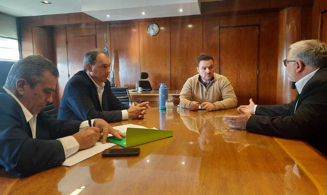 Imagen de El INYM y Desarrollo Social de Nación buscan optimizar el control de la yerba que se entrega en bolsones de alimentos Imagen de El INYM y Desarrollo Social de Nación buscan optimizar el control de la yerba que se entrega en bolsones de alimentos