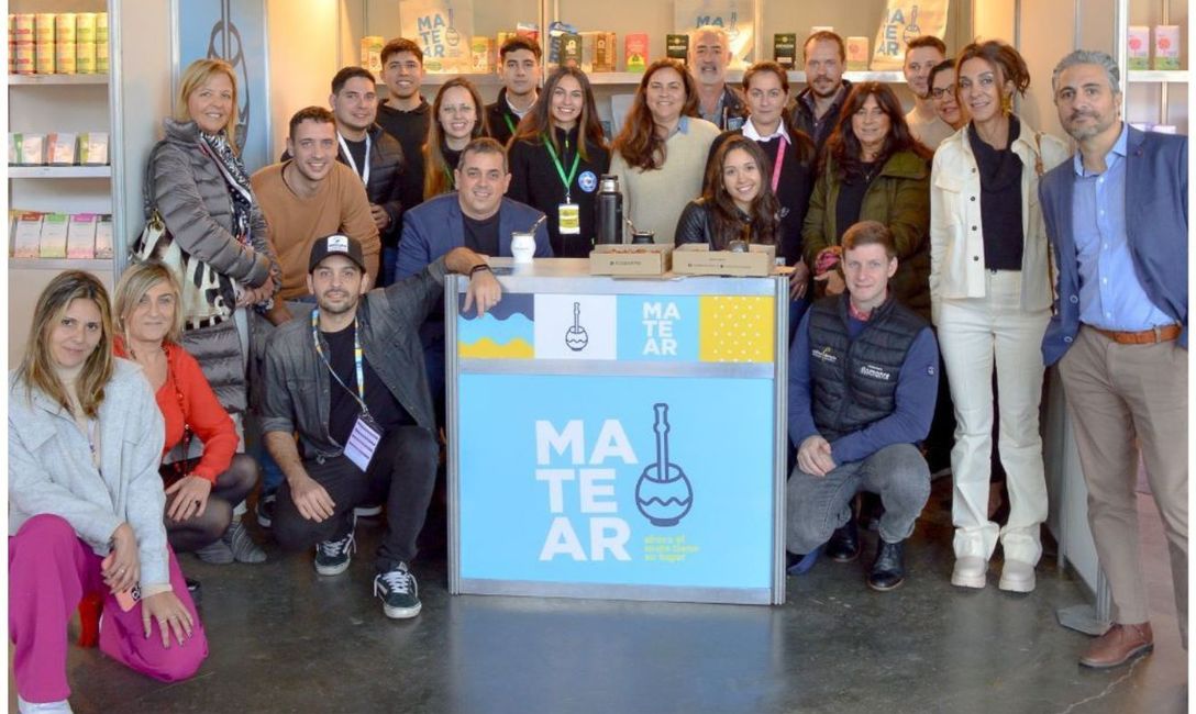 Imagen de Reunión para avanzar en exportación y el proyecto Yerba Mate Store Imagen de Reunión para avanzar en exportación y el proyecto Yerba Mate Store