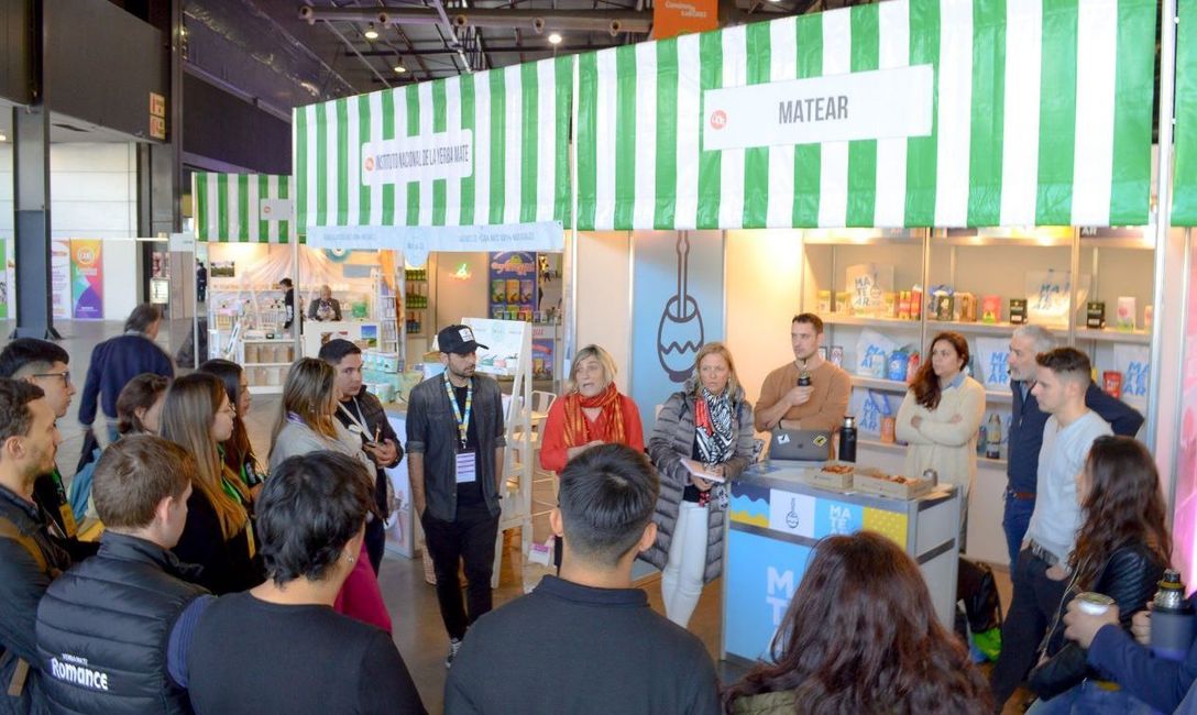 Imagen de Reunión para avanzar en exportación y el proyecto Yerba Mate Store Imagen de Reunión para avanzar en exportación y el proyecto Yerba Mate Store