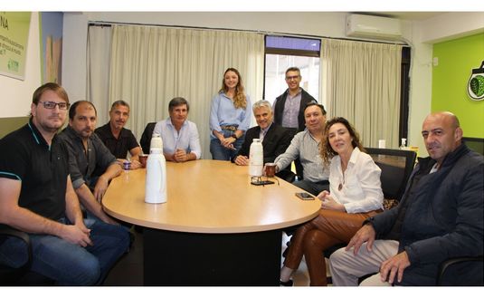 Imagen de Reunión sobre la presencia de la yerba mate en India