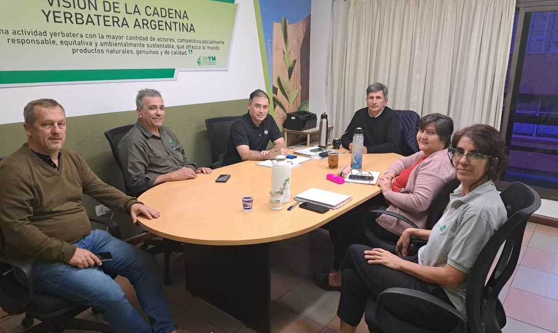 Imagen de Manejo integrado de suelo, planta y animales en yerbales Imagen de Manejo integrado de suelo, planta y animales en yerbales