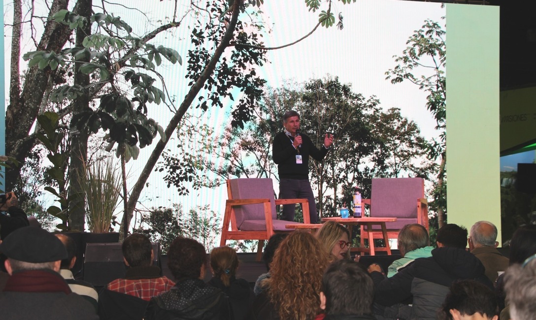 Imagen de “Continuaremos el crecimiento y el desarrollo yerbatero profundizando la agroecología” Imagen de “Continuaremos el crecimiento y el desarrollo yerbatero profundizando la agroecología”