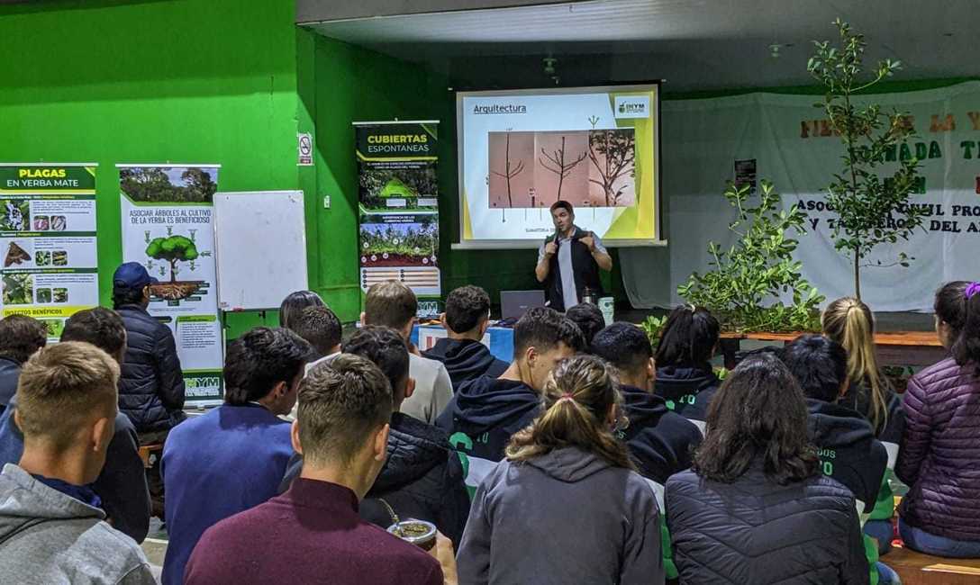 Imagen de El INYM estuvo presente en la Fiesta del Cierre de Cosecha del Alto Uruguay Imagen de El INYM estuvo presente en la Fiesta del Cierre de Cosecha del Alto Uruguay