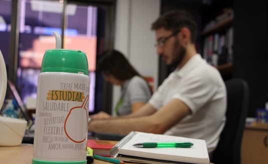 Imagen de El Mate en la Escuela se consolida con el respaldo de emprendedores del sector