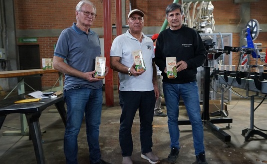 Imagen de Presentaron Salam, una yerba mate para los consumidores que prefieren una molienda fina y sin palos