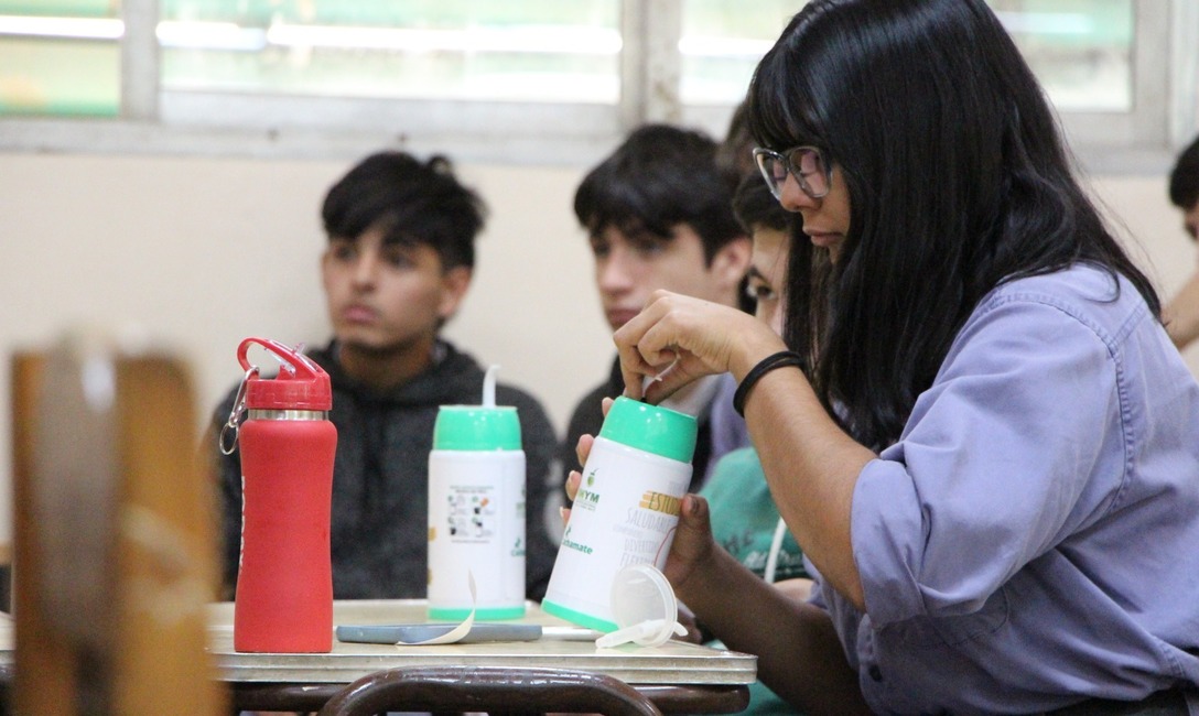 Imagen de Con la marca Cachamai, el Mate en la Escuela se dicta en la EPET 1