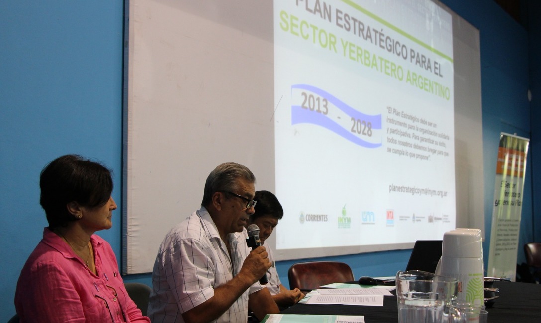 Imagen de Se oficializó la actualización del Plan Estratégico para el Sector Yerbatero Imagen de Se oficializó la actualización del Plan Estratégico para el Sector Yerbatero