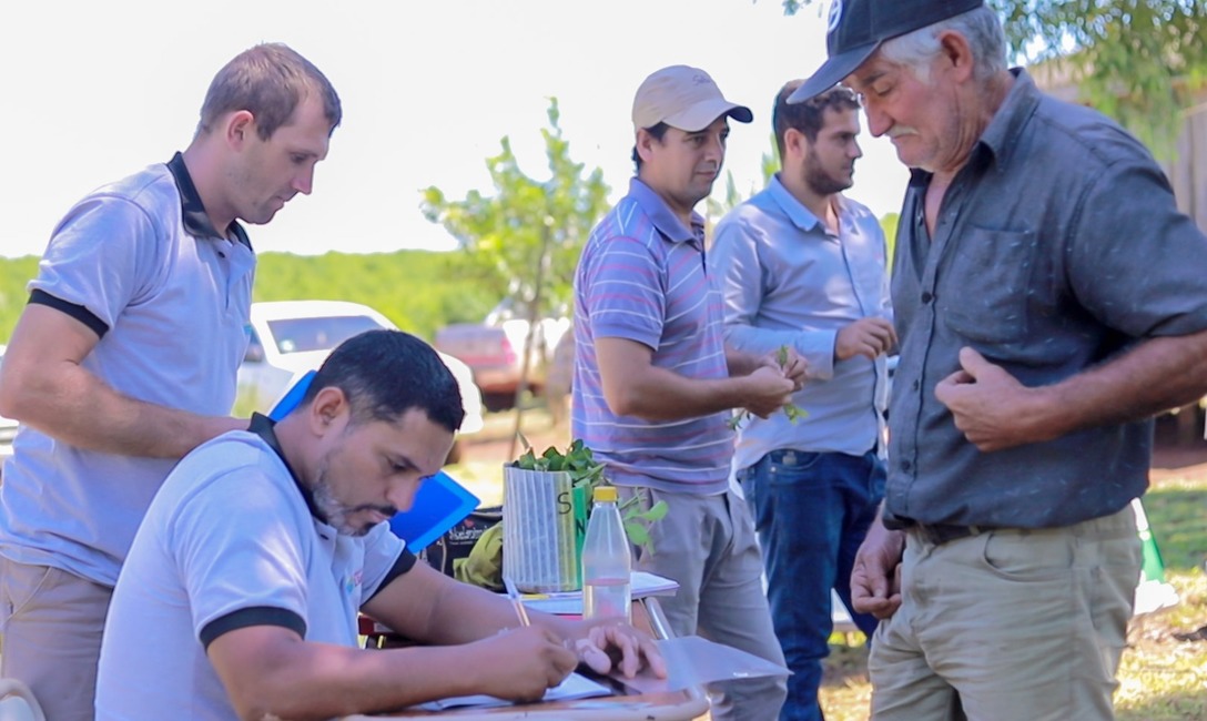 Imagen de Jornada de capacitación con productores de El Soberbio sobre manejo de suelo y fertilización Imagen de Jornada de capacitación con productores de El Soberbio sobre manejo de suelo y fertilización