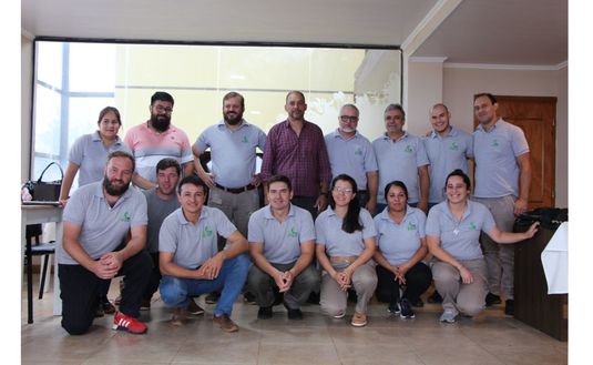 Imagen de Se afianza el trabajo entre productores y técnicos del INYM