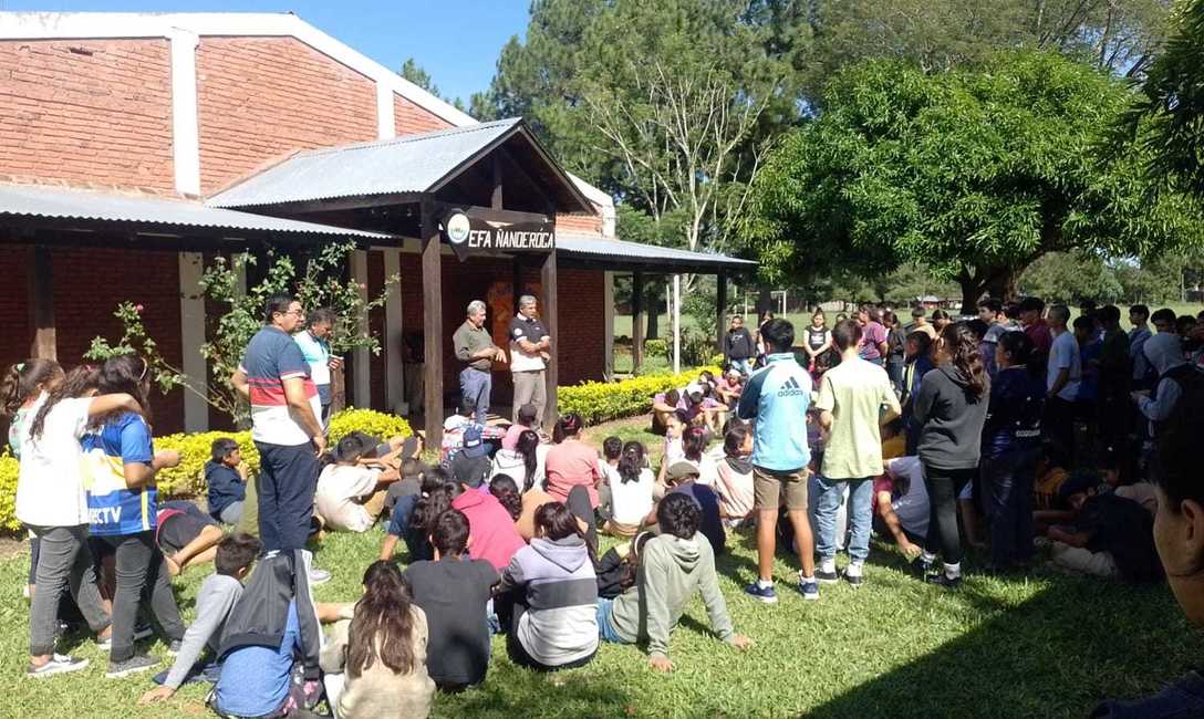 Imagen de Yerba mate, mate cocido y expendedora de agua caliente para la EFA de San Miguel Imagen de Yerba mate, mate cocido y expendedora de agua caliente para la EFA de San Miguel