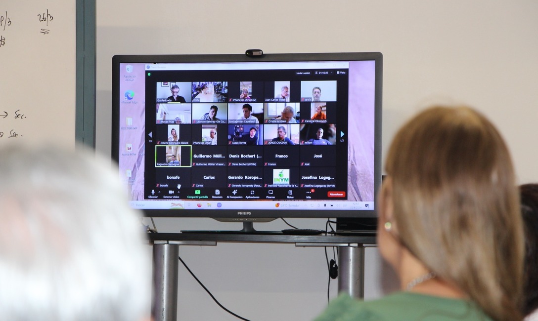 Imagen de Reunión para optimizar la promoción de la Yerba Mate Argentina en el mundo Imagen de Reunión para optimizar la promoción de la Yerba Mate Argentina en el mundo