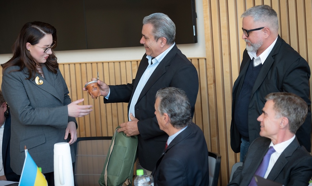 Imagen de Participación del INYM en el “Diálogo Argentino-Ucraniano: oportunidades de cooperación económica y comercial” Imagen de Participación del INYM en el “Diálogo Argentino-Ucraniano: oportunidades de cooperación económica y comercial”