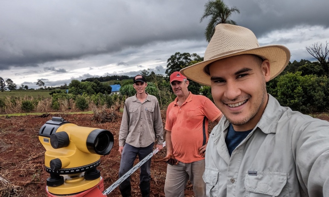 Imagen de El cuidado del suelo, en yerbales de 25 de Mayo Imagen de El cuidado del suelo, en yerbales de 25 de Mayo