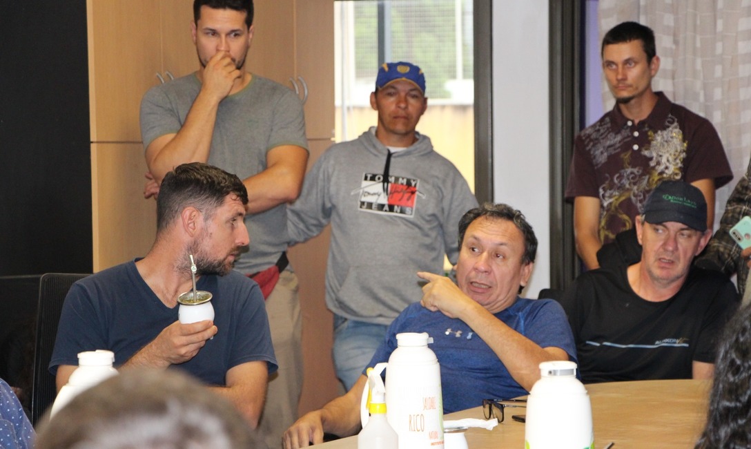 Imagen de Reunión con productores autoconvocados en el INYM Imagen de Reunión con productores autoconvocados en el INYM