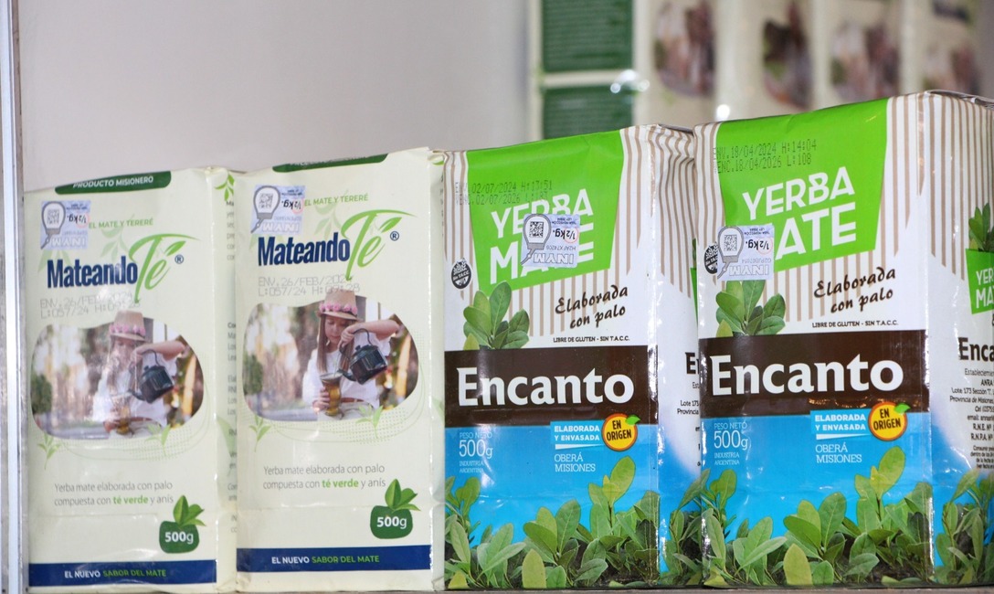 Este producto del Establecimiento Yerbatero Don Antonio ANRA SRL, al igual que la tradicional Encanto, tiene yerba mate de monte, de la zona centro de Misiones.