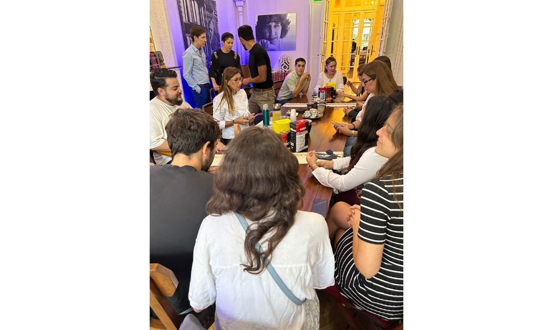 Imagen de El mate en la Embajada Argentina en Francia Imagen de El mate en la Embajada Argentina en Francia