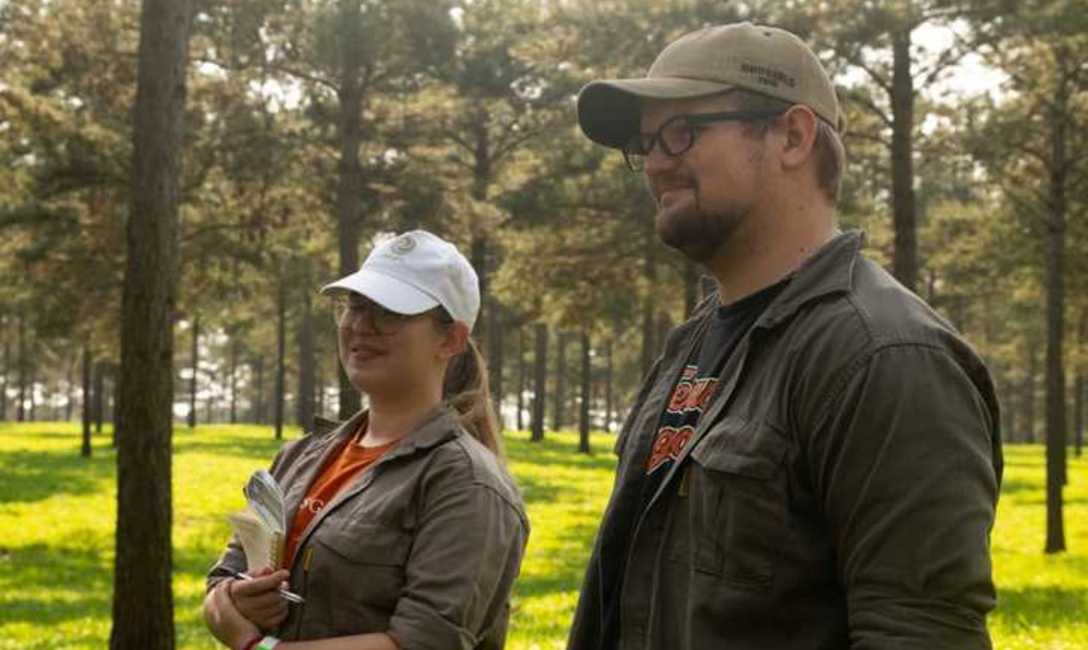 Imagen de Tania y Gustavo, a punto de recibirse como Ingenieros Agrónomos tras estudiar con becas del INYM Imagen de Tania y Gustavo, a punto de recibirse como Ingenieros Agrónomos tras estudiar con becas del INYM