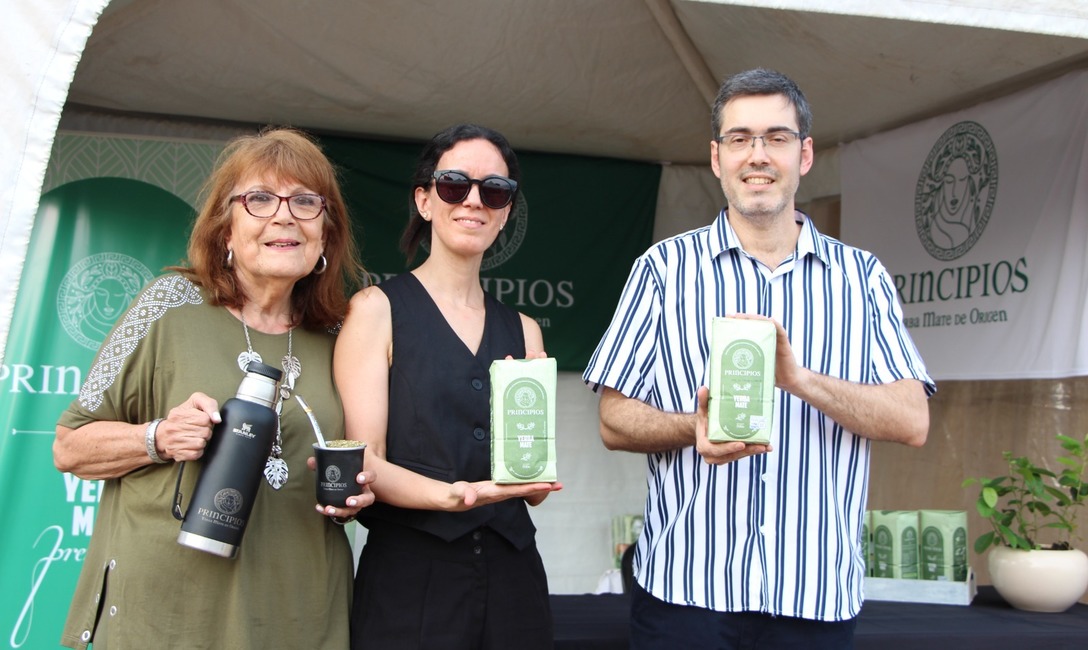 Imagen de El Día Nacional del Mate se celebró en Posadas con más de 40 productores- emprendedores, empresas y cooperativas, y miles de materos Imagen de El Día Nacional del Mate se celebró en Posadas con más de 40 productores- emprendedores, empresas y cooperativas, y miles de materos