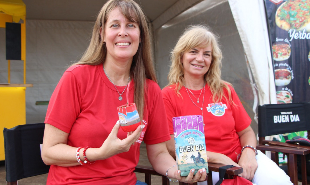 Imagen de El Día Nacional del Mate se celebró en Posadas con más de 40 productores- emprendedores, empresas y cooperativas, y miles de materos Imagen de El Día Nacional del Mate se celebró en Posadas con más de 40 productores- emprendedores, empresas y cooperativas, y miles de materos