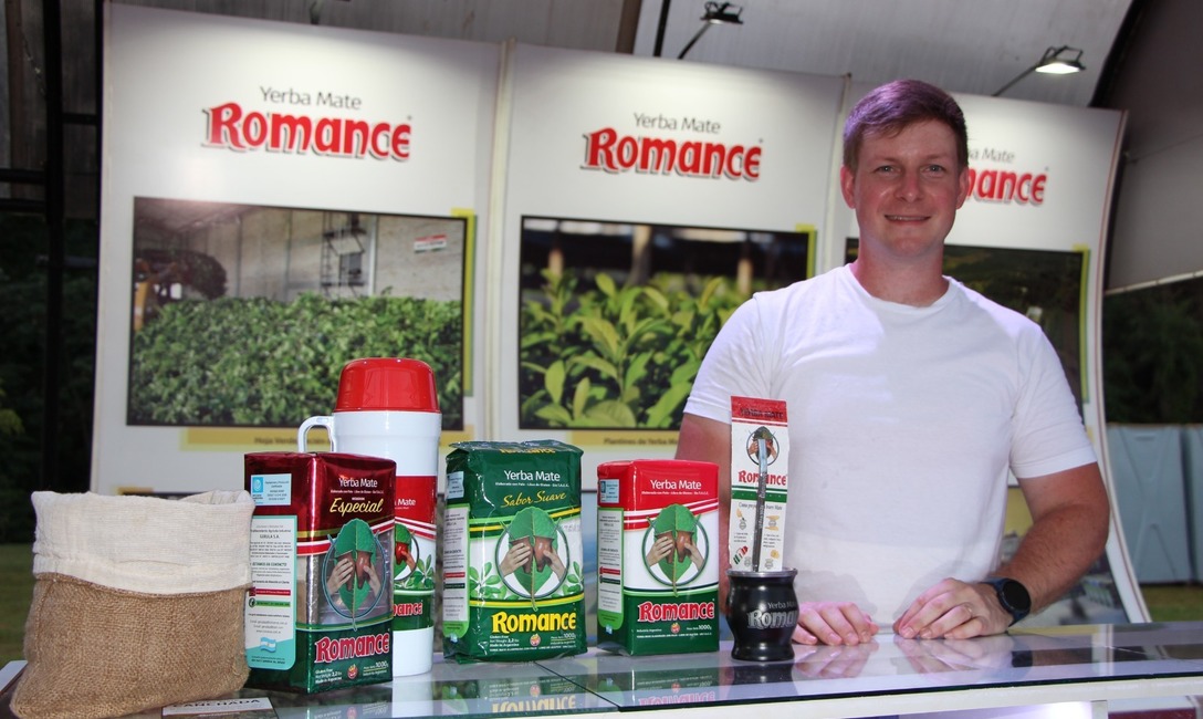 Imagen de El Día Nacional del Mate se celebró en Posadas con más de 40 productores- emprendedores, empresas y cooperativas, y miles de materos Imagen de El Día Nacional del Mate se celebró en Posadas con más de 40 productores- emprendedores, empresas y cooperativas, y miles de materos