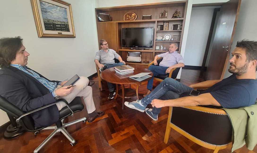 Magnano, Boscher, Vallejos y Sartori en la reunión en CONINAGRO Magnano, Boscher, Vallejos y Sartori en la reunión en CONINAGRO