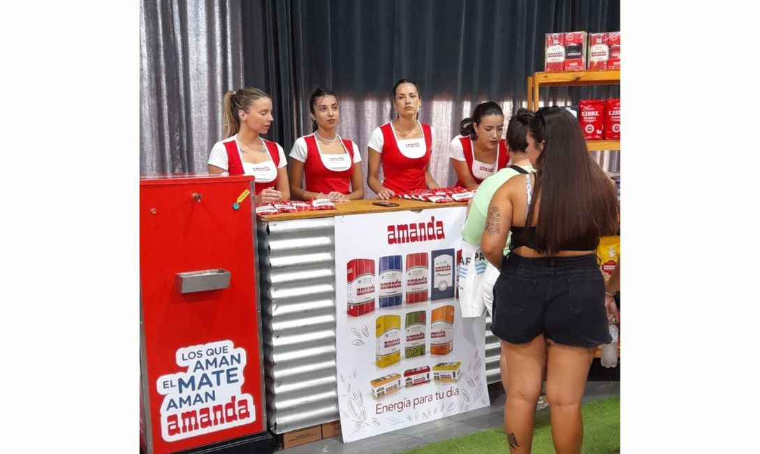 Amanda y Libre, en espacio Mateando de Sala Mayo.