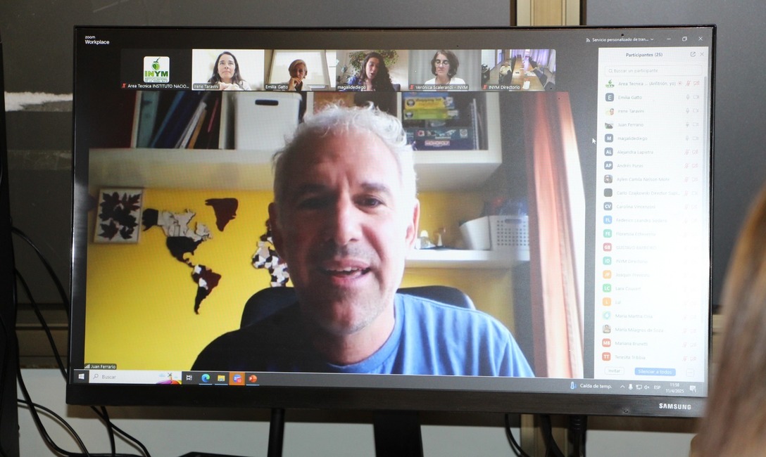 El doctor Juan Ferrario, del Instituto de Biociencias, Biotecnología y Biología Traslacional (iB3) de la Universidad de Buenos Aires (UBA), El doctor Juan Ferrario, del Instituto de Biociencias, Biotecnología y Biología Traslacional (iB3) de la Universidad de Buenos Aires (UBA),