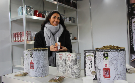 Mate Amos, de Cultivate La Buena Vida S.A., ofrece blends naturales con cedrón, menta, frutos rojos o jengibre.