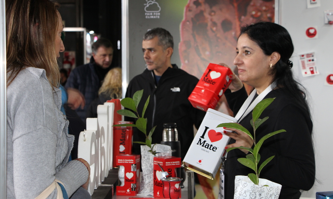 Kraus Gourmet, de Kraus S.A., es yerba mate elaborada con hojas orgánicas y certificadas. Kraus Gourmet, de Kraus S.A., es yerba mate elaborada con hojas orgánicas y certificadas.