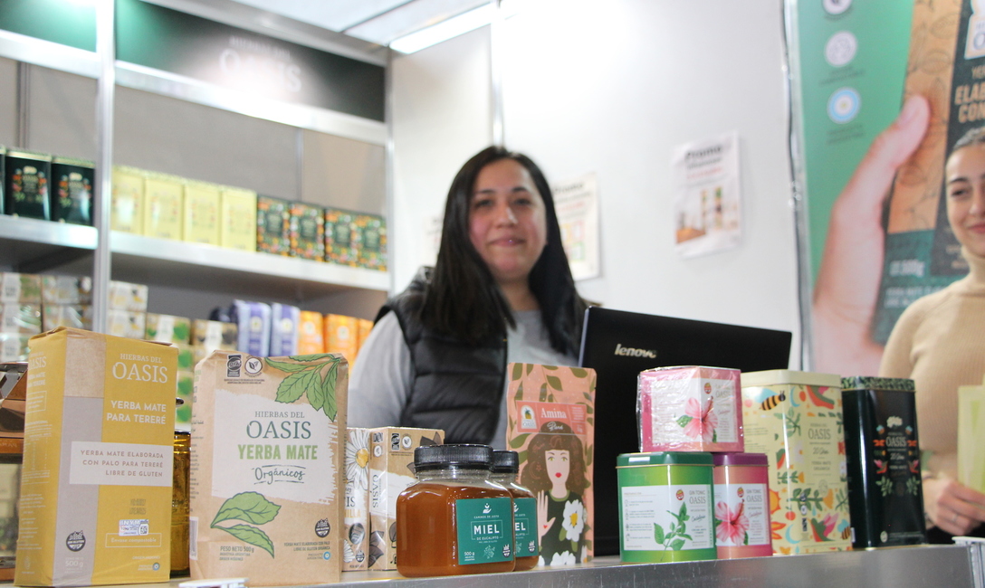 Hierbas del Oasis ofrece yerba orgánica certificada, de cosecha limitada y en envase compostable Hierbas del Oasis ofrece yerba orgánica certificada, de cosecha limitada y en envase compostable