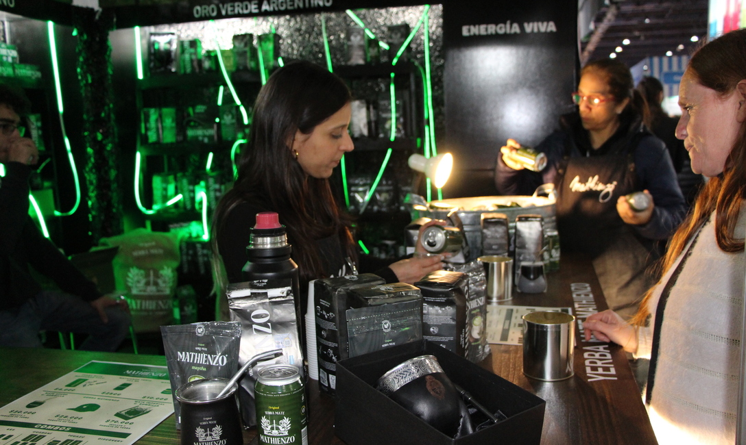 La empresa Mathienzo se presenta en su tienda on line con la frase “Oro Verde de Misiones”. La empresa Mathienzo se presenta en su tienda on line con la frase “Oro Verde de Misiones”.