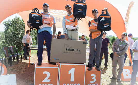 Imagen de Tareferos premiados en el Concurso de Poda y Cosecha 2025