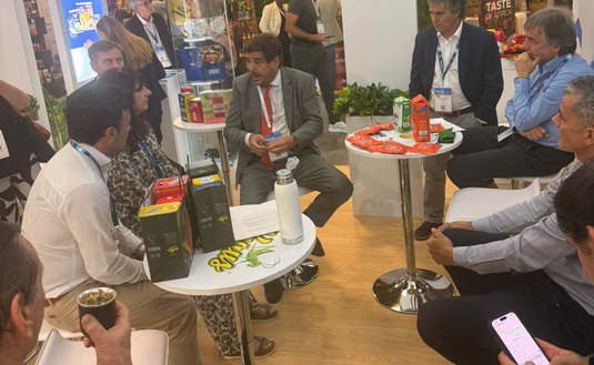 Imagen de El INYM y siete cooperativas y empresas promocionan la Yerba Mate Argentina en Miami