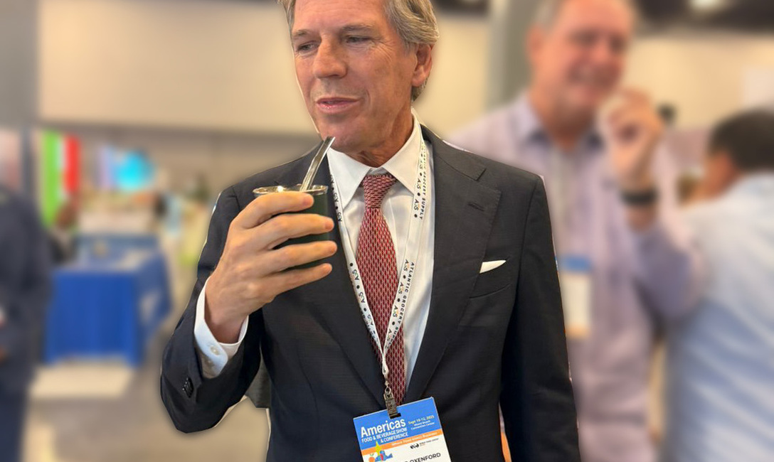 Imagen de El embajador en los Estados Unidos visitó el pabellón yerbatero en la Feria "Food and Beverages", en Miami Imagen de El embajador en los Estados Unidos visitó el pabellón yerbatero en la Feria "Food and Beverages", en Miami