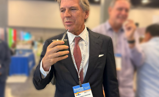 Imagen de El embajador en los Estados Unidos visitó el pabellón yerbatero en la Feria "Food and Beverages", en Miami