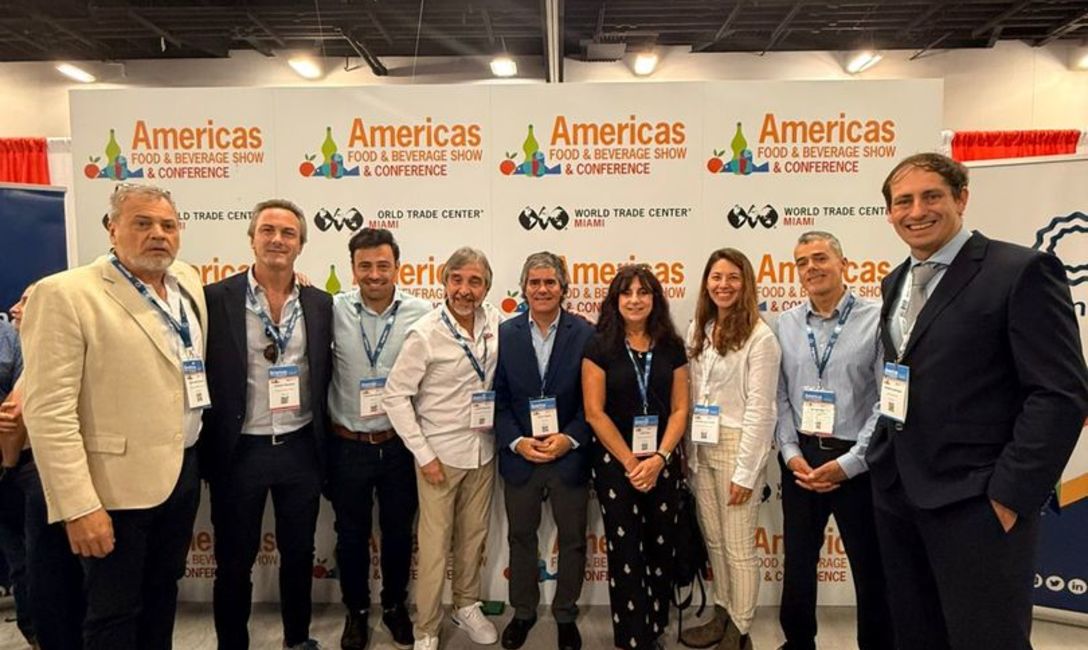 Imagen de Empresas y cooperativas yerbateras evaluaron como “positiva y exitosa” su participación en “Americas Food and Beverages”, en Miami Imagen de Empresas y cooperativas yerbateras evaluaron como “positiva y exitosa” su participación en “Americas Food and Beverages”, en Miami