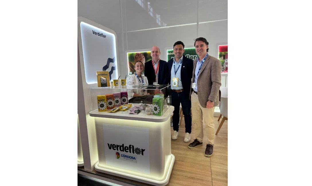 Imagen de El INYM y 13 empresas y cooperativas buscan sumar consumidores y consolidar el mercado de la Yerba Mate Argentina en la feria ANUGA 2025, en Alemania Imagen de El INYM y 13 empresas y cooperativas buscan sumar consumidores y consolidar el mercado de la Yerba Mate Argentina en la feria ANUGA 2025, en Alemania