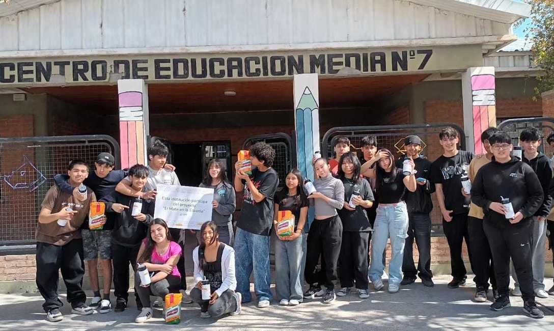 Imagen de Con El Mate en la Escuela, la Infusión Nacional se multiplica con los jóvenes en Río Negro Imagen de Con El Mate en la Escuela, la Infusión Nacional se multiplica con los jóvenes en Río Negro