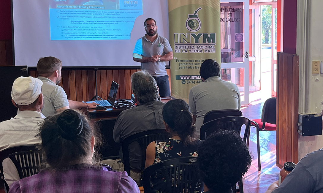 Imagen de Productores de Arist&oacute;bulo del Valle recibieron asesoramiento y gestionaron tr&aacute;mites en la Jornada Itinerante del INYM